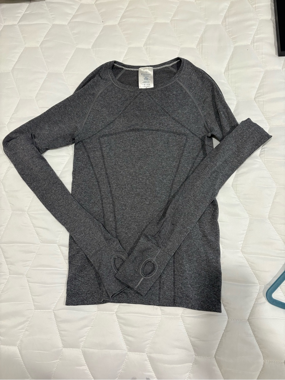 Ivivva athletica long sleeve workout top